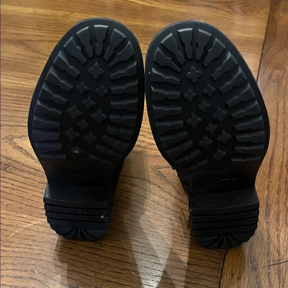 UGG cozy elegant